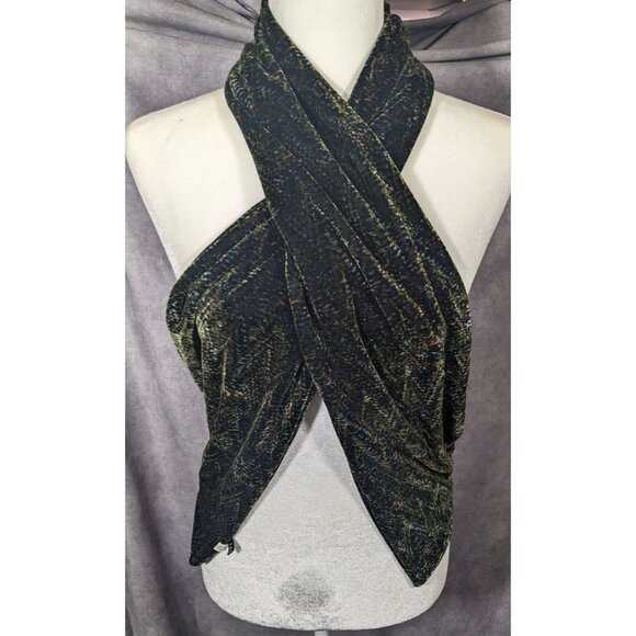 Black And Green Speckled Velvet-Like Scarf - Picture 12 of 15